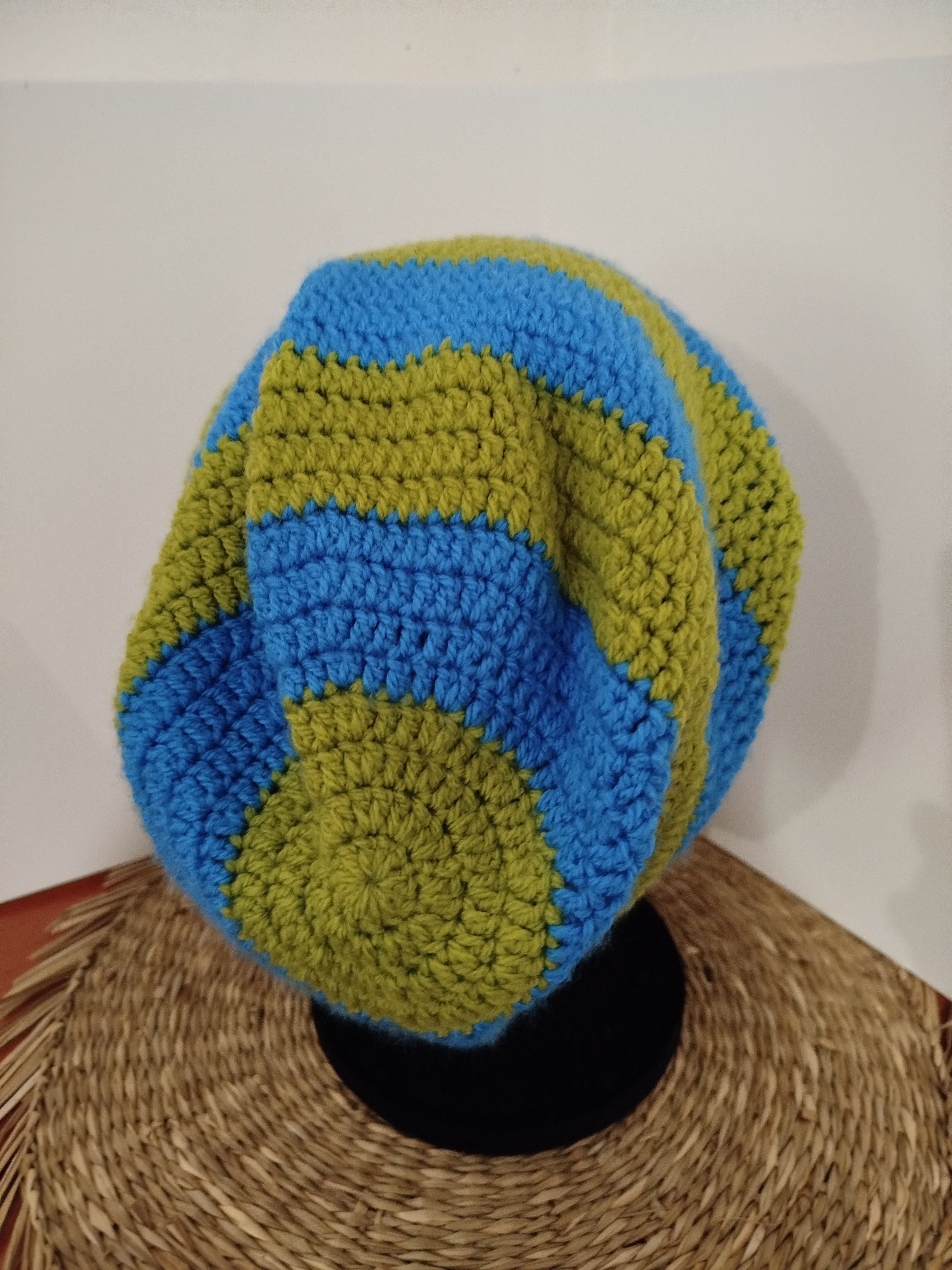 Bonnet bicolore rayé